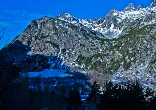 Valle de Tena, España: El paraíso termal del Pirineo aragonés
