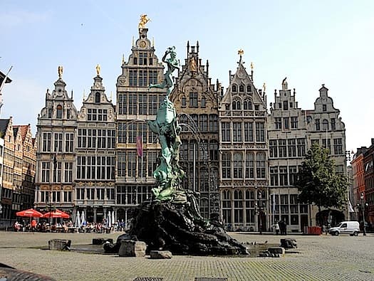 AMBERES, FLANDES (BÉLGICA): Una ciudad con duende