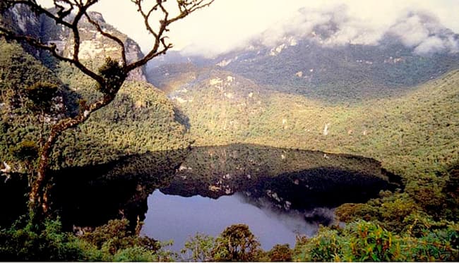CHACHAPOYAS, Perú: En la Laguna de las Momias