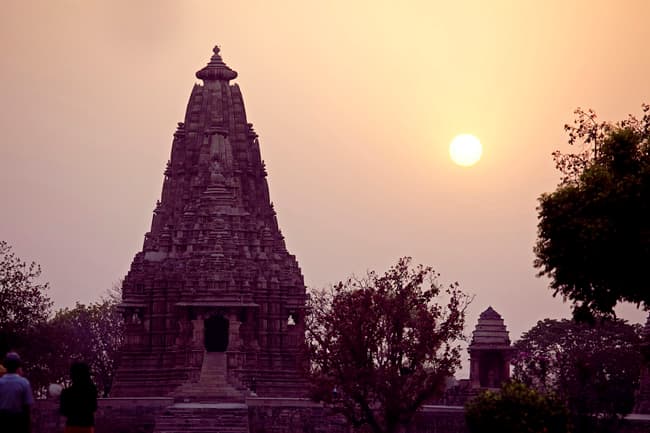 KHAJURAHO, EL KAMASUTRA EN LA JUNGLA