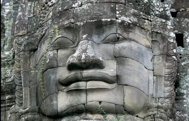 ANGKOR, CAMBOYA: UNA SONRISA EN EL CORAZÓN DE LA SELVA