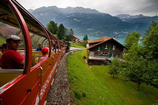 SUIZA EN TREN