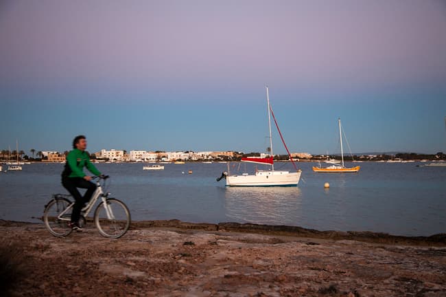 FORMENTERA: Isla de piratas y soñadores
