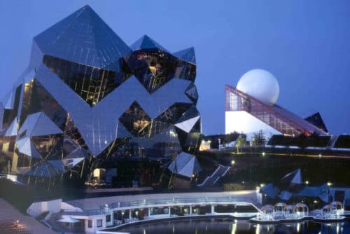 FUTUROSCOPE: VUELTA AL MUNDO EN 4 MINUTOS
