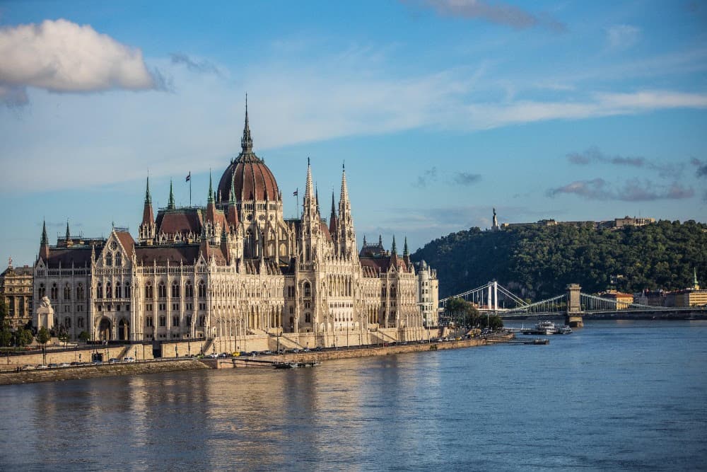 BUDAPEST: ESO SÍ ES UNA MUY BUENA ESCAPADA